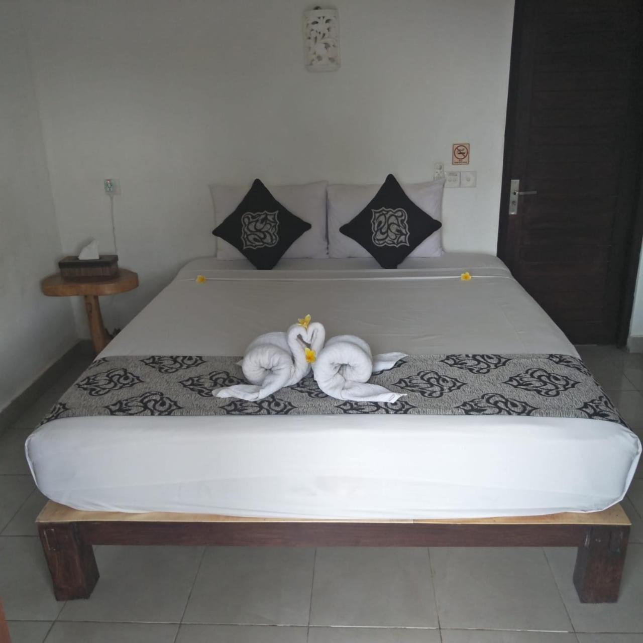 נוסה-למבונגן Kubu Sunset Guest House מראה חיצוני תמונה